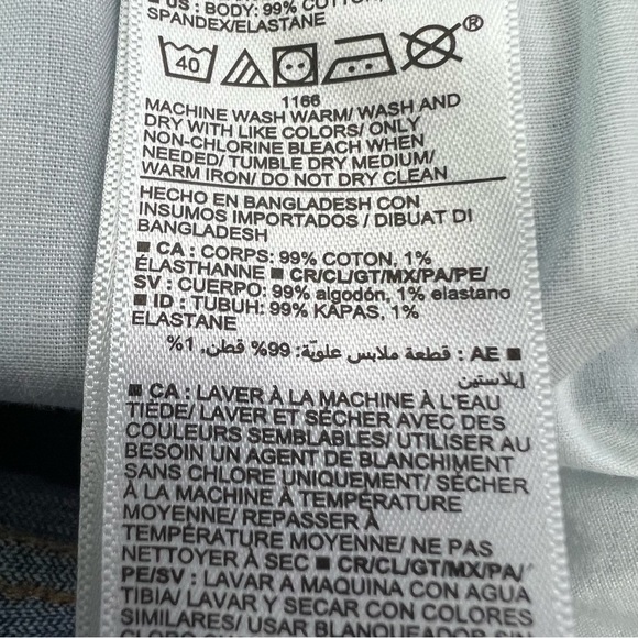 OLD NAVY Women’s Blue Jean Shorts Sz 8 Higher High-Rise Button Fly Distressed - Picture 6 of 9